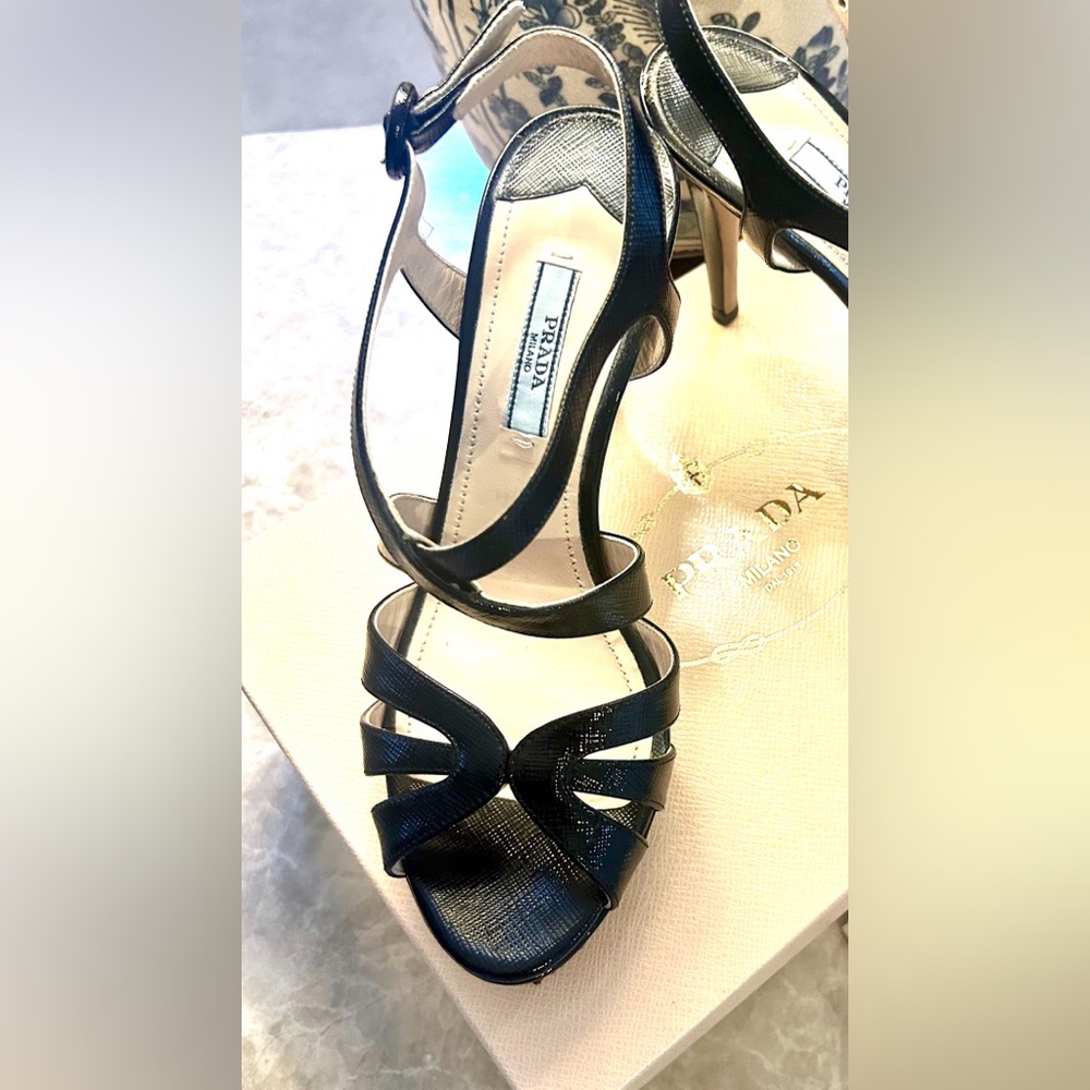 Prada  ⭐️Black Strappy Patent leather Heels 7.5 - Picture 16 of 16